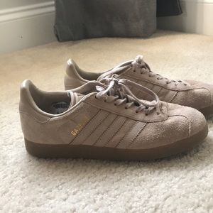 Adidas Gazelle - beige with gold accents.